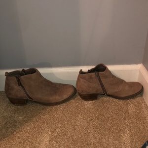 Brown/tan Booties